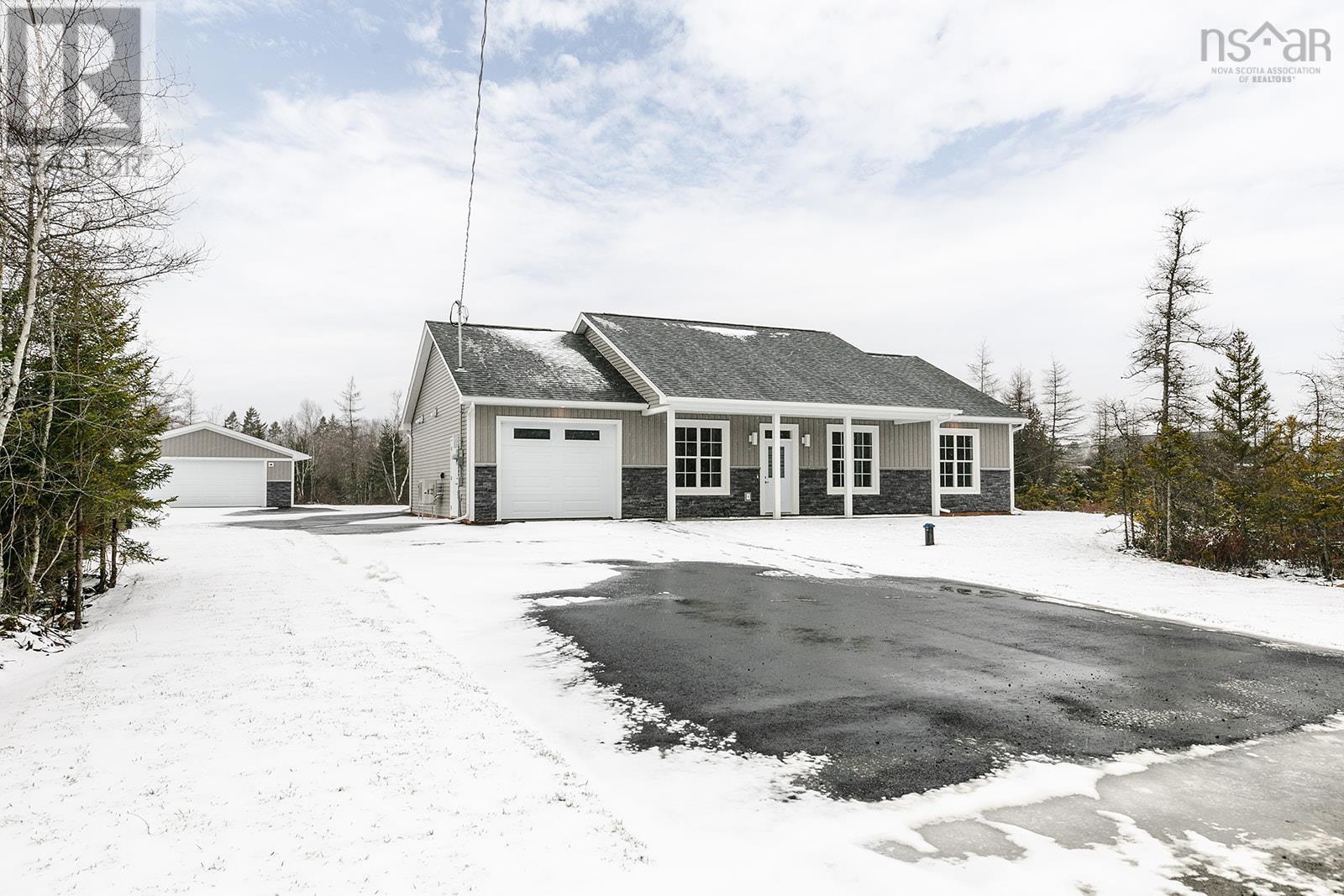 96 Diamond Lane, Middle Sackville, Nova Scotia  B4E 3H5 - Photo 2 - 202500469