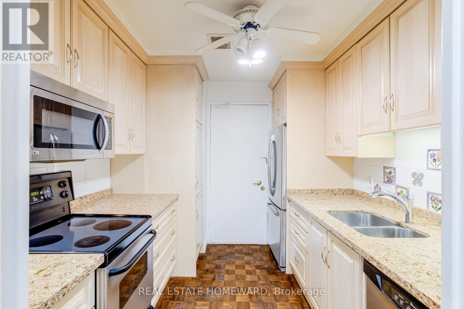 501 - 581 Avenue Road, Toronto, Ontario  M4V 2K4 - Photo 11 - C11933376