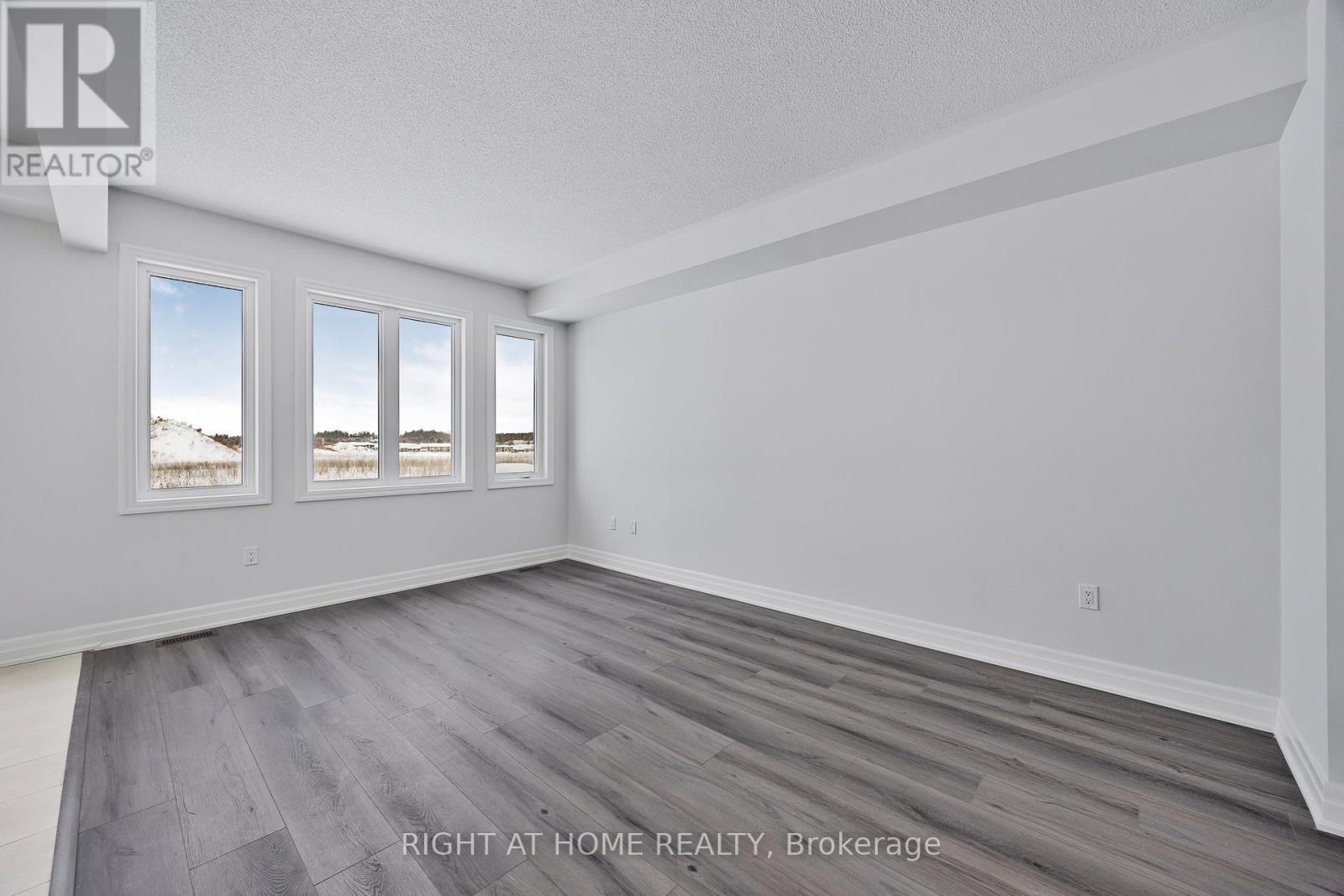 Property at 127 UNION BOULEVARD image 3