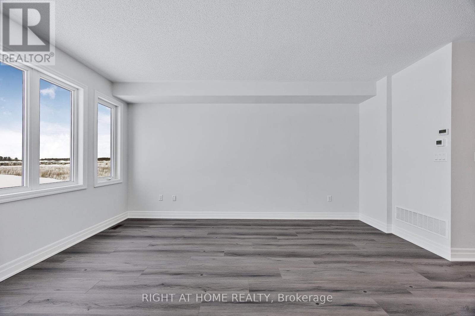 Property at 127 UNION BOULEVARD image 4