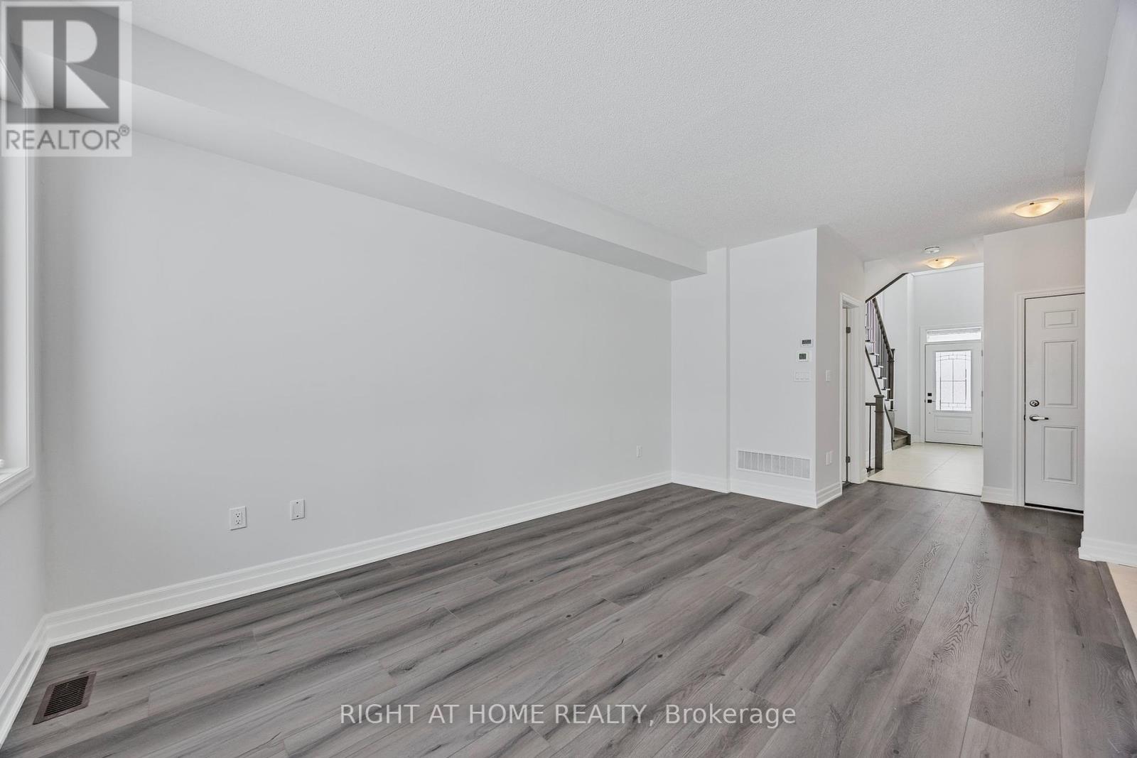 Property at 127 UNION BOULEVARD image 5