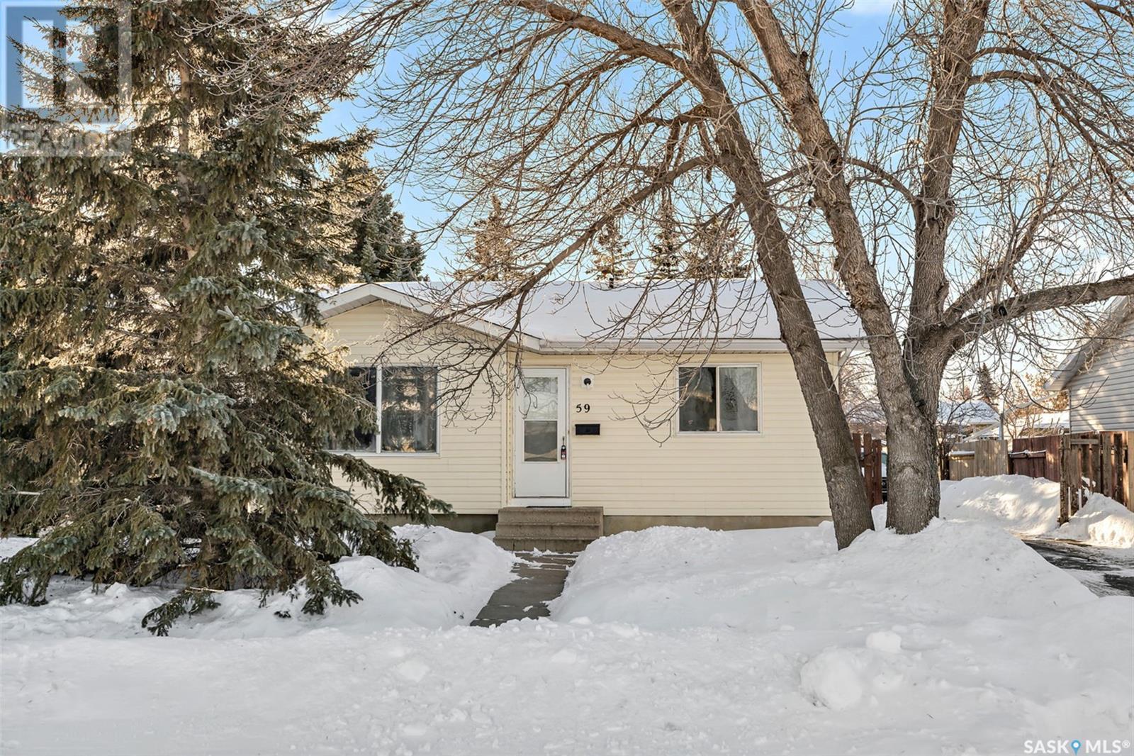 59 Mccully Crescent, Saskatoon, Saskatchewan  S7L 5L8 - Photo 1 - SK993286