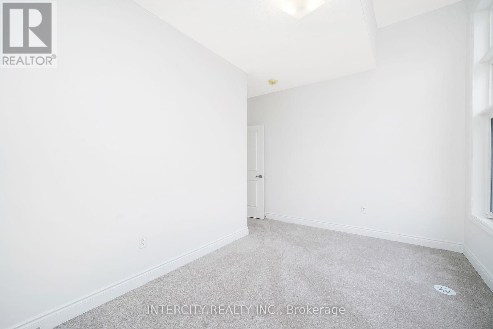 20 Tarmola Park Court, Toronto, Ontario  M9L 2L1 - Photo 18 - W8041578