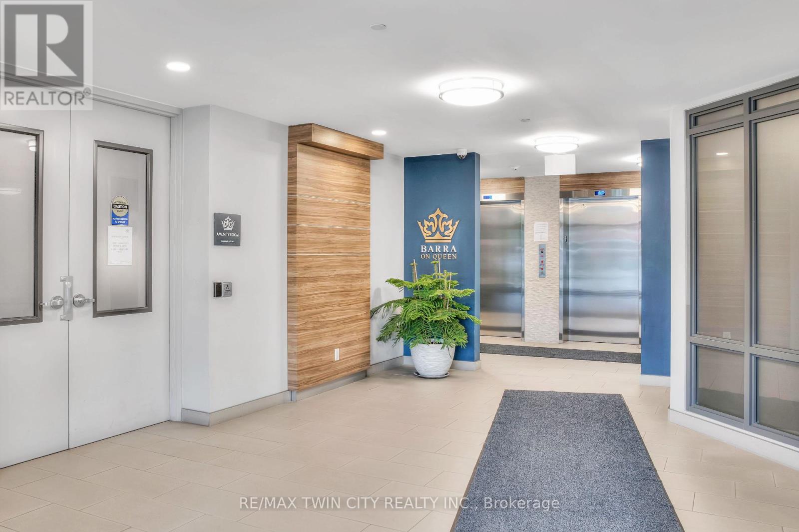 Property at 211 - 399 QUEEN STREET S image 4