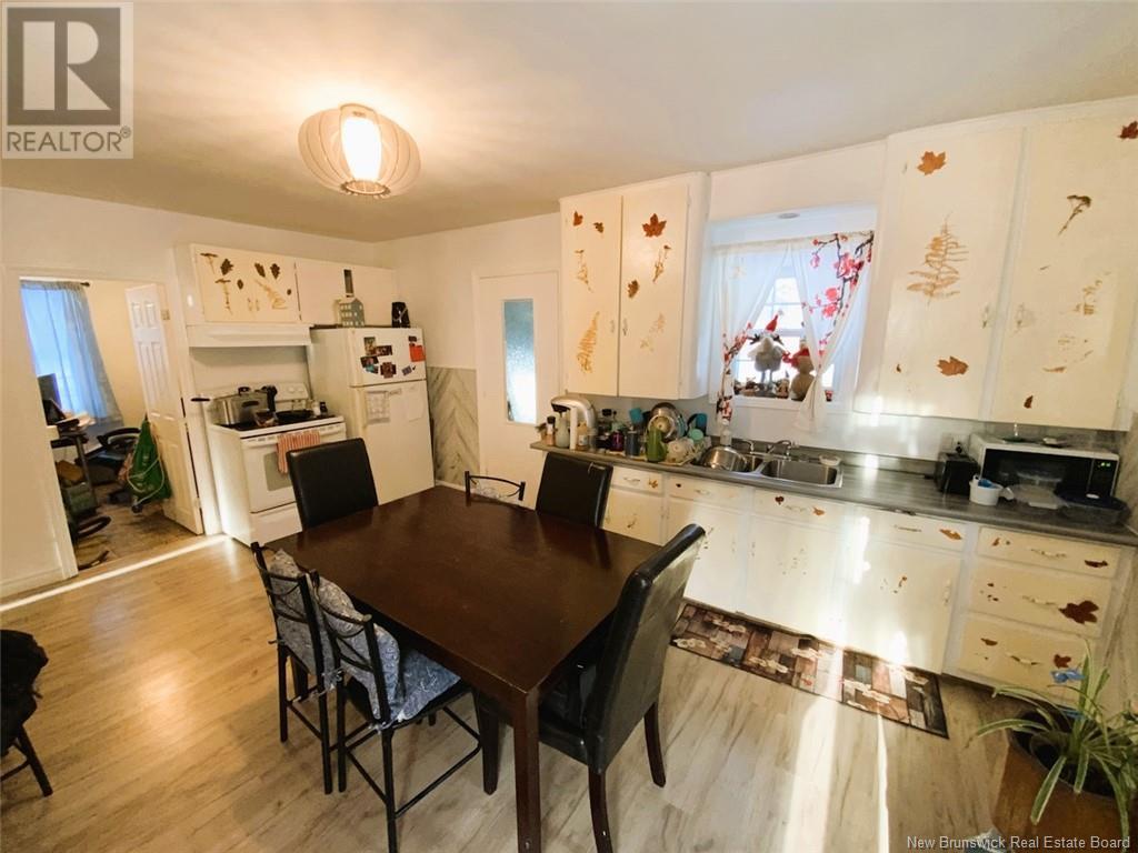 Property at 321 Iroquois Road image 4