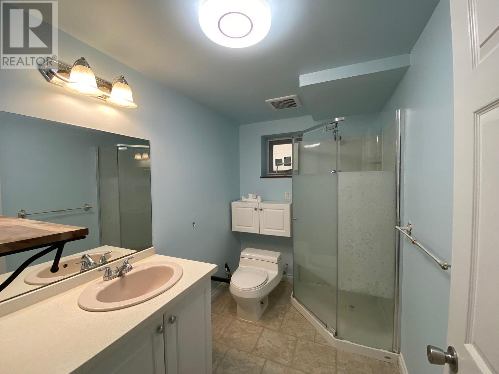 Listing Picture 12 of 15 : 168 W 62ND AVENUE, Vancouver / 溫哥華 - 魯藝地產 Yvonne Lu Group - MLS Medallion Club Member