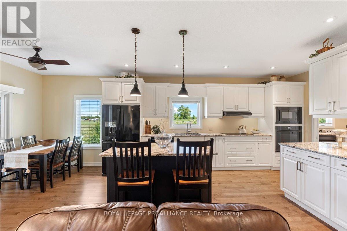 36 Dorchester Drive, Prince Edward County, Ontario  K0K 3L0 - Photo 21 - X11933502