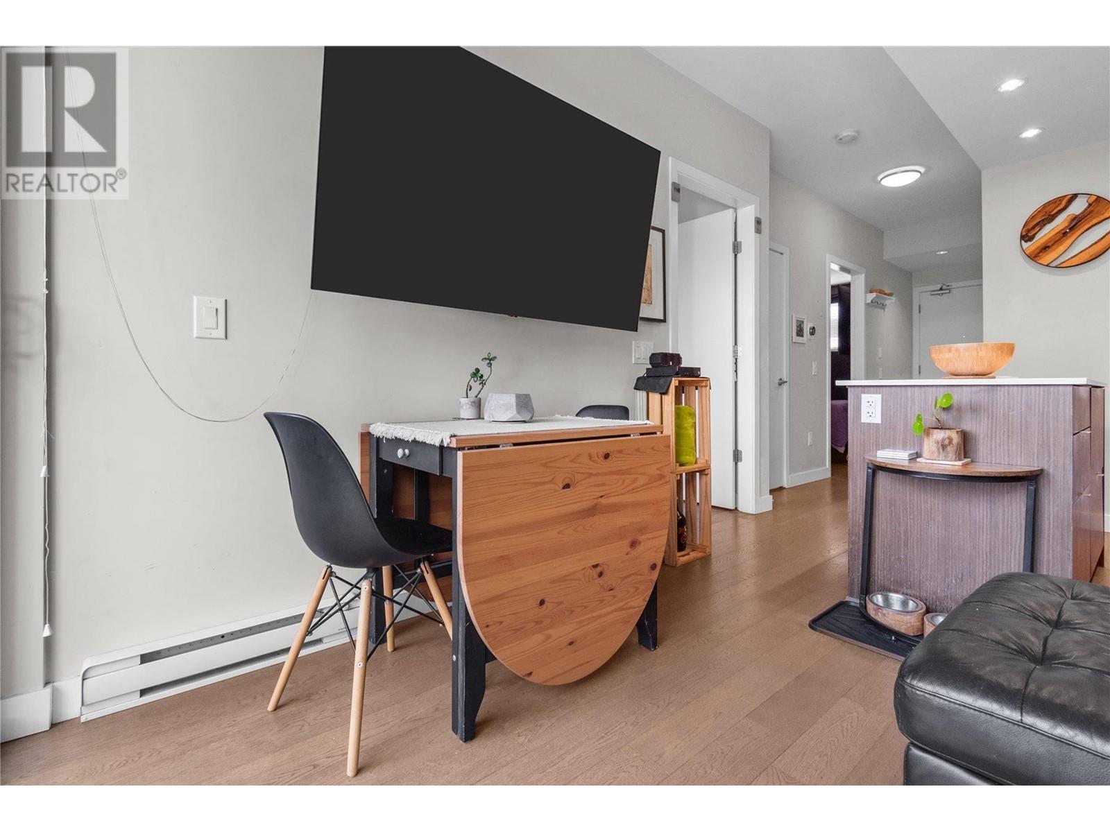 Ph7 688 E 19th Avenue, Vancouver, British Columbia  V5V 1K2 - Photo 8 - R2948240