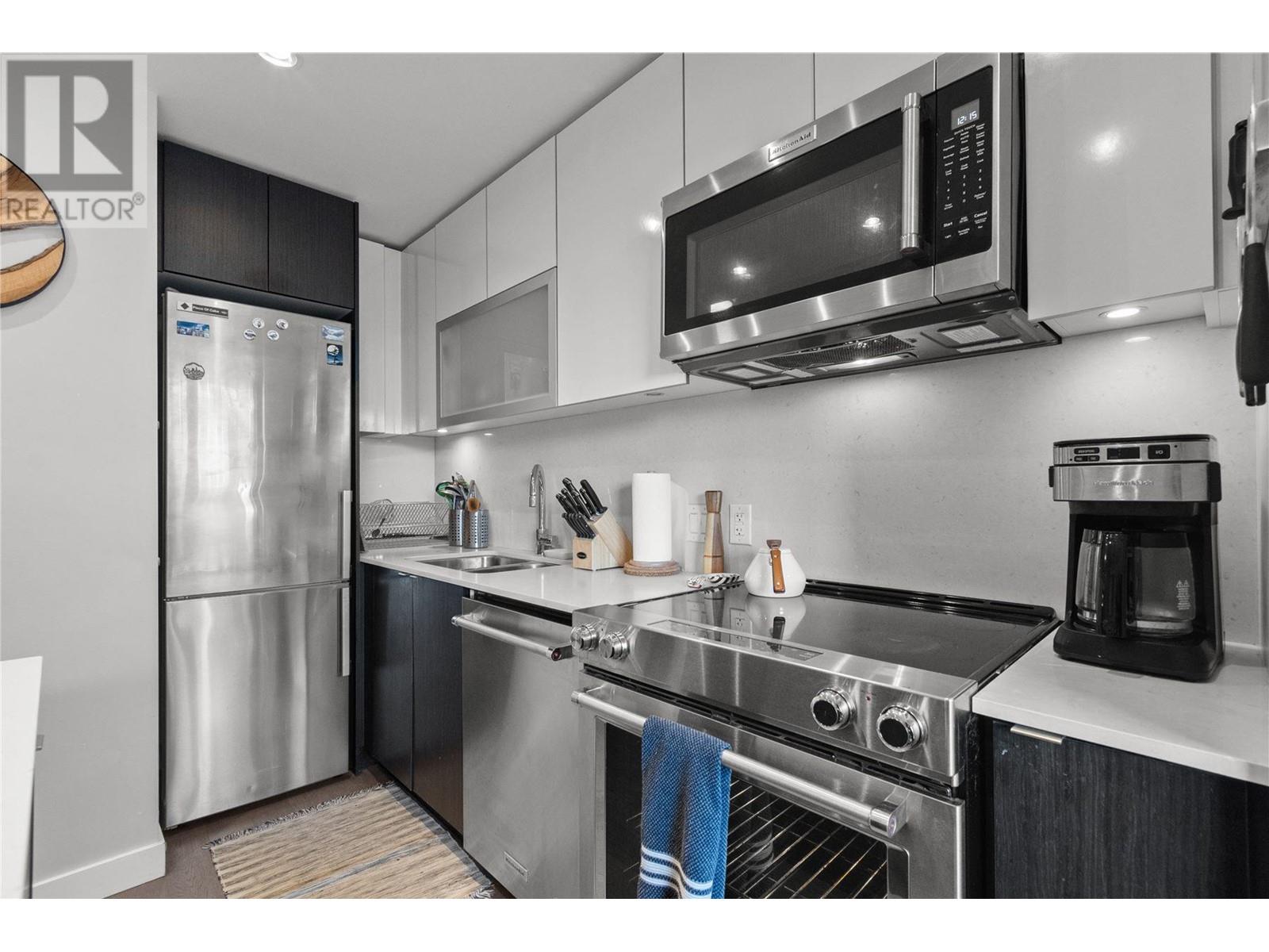 Ph7 688 E 19th Avenue, Vancouver, British Columbia  V5V 1K2 - Photo 3 - R2948240