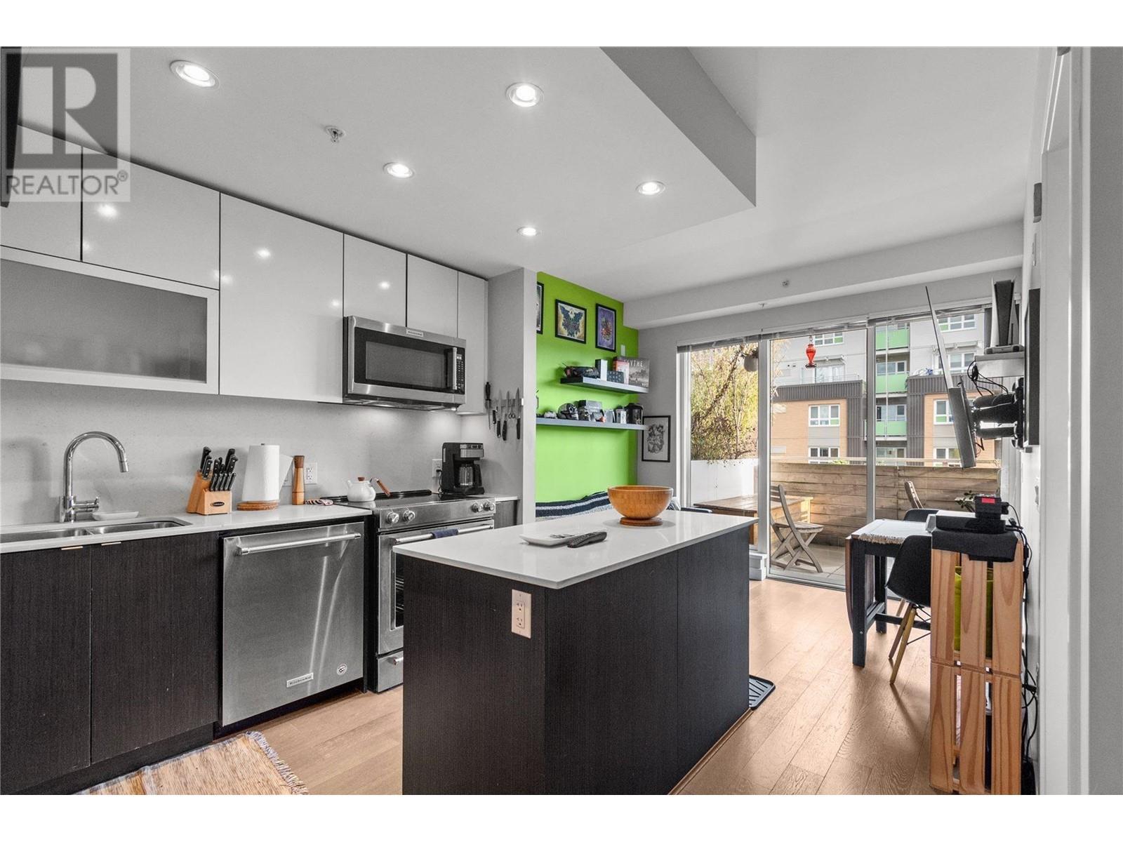 Ph7 688 E 19th Avenue, Vancouver, British Columbia  V5V 1K2 - Photo 2 - R2948240