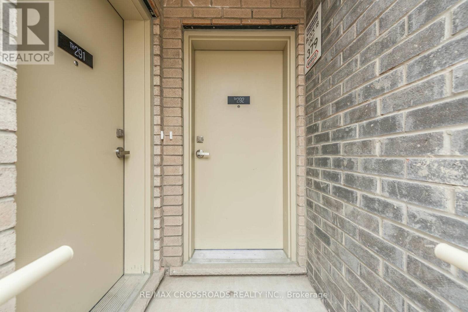 292 - 140 Honeycrisp Crescent, Vaughan, Ontario  L4K 0N7 - Photo 2 - N11933550