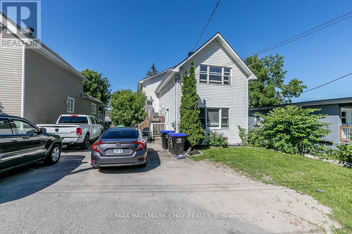 Property at 226 QUEEN STREET image 1