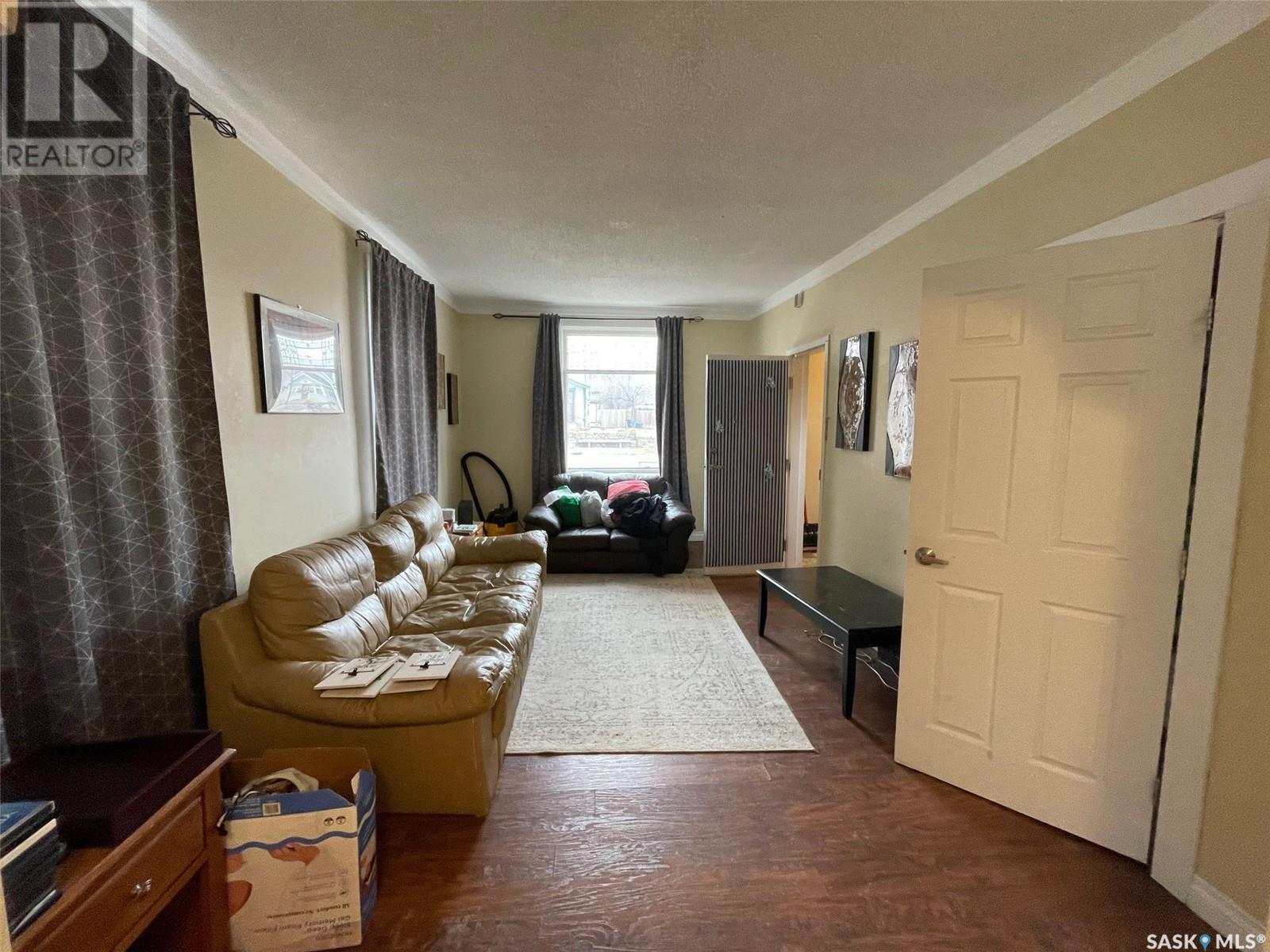 109 28th Street W, Saskatoon, Saskatchewan  S7L 0K1 - Photo 2 - SK992204