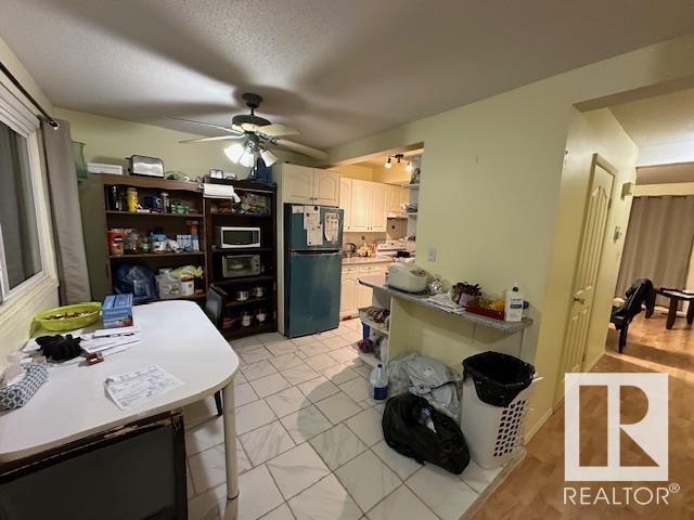 Property at 774 ABBOTTSFIELD RD NW image 4