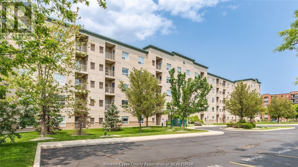 Property at 5000 WYANDOTTE Unit# 208 image 3