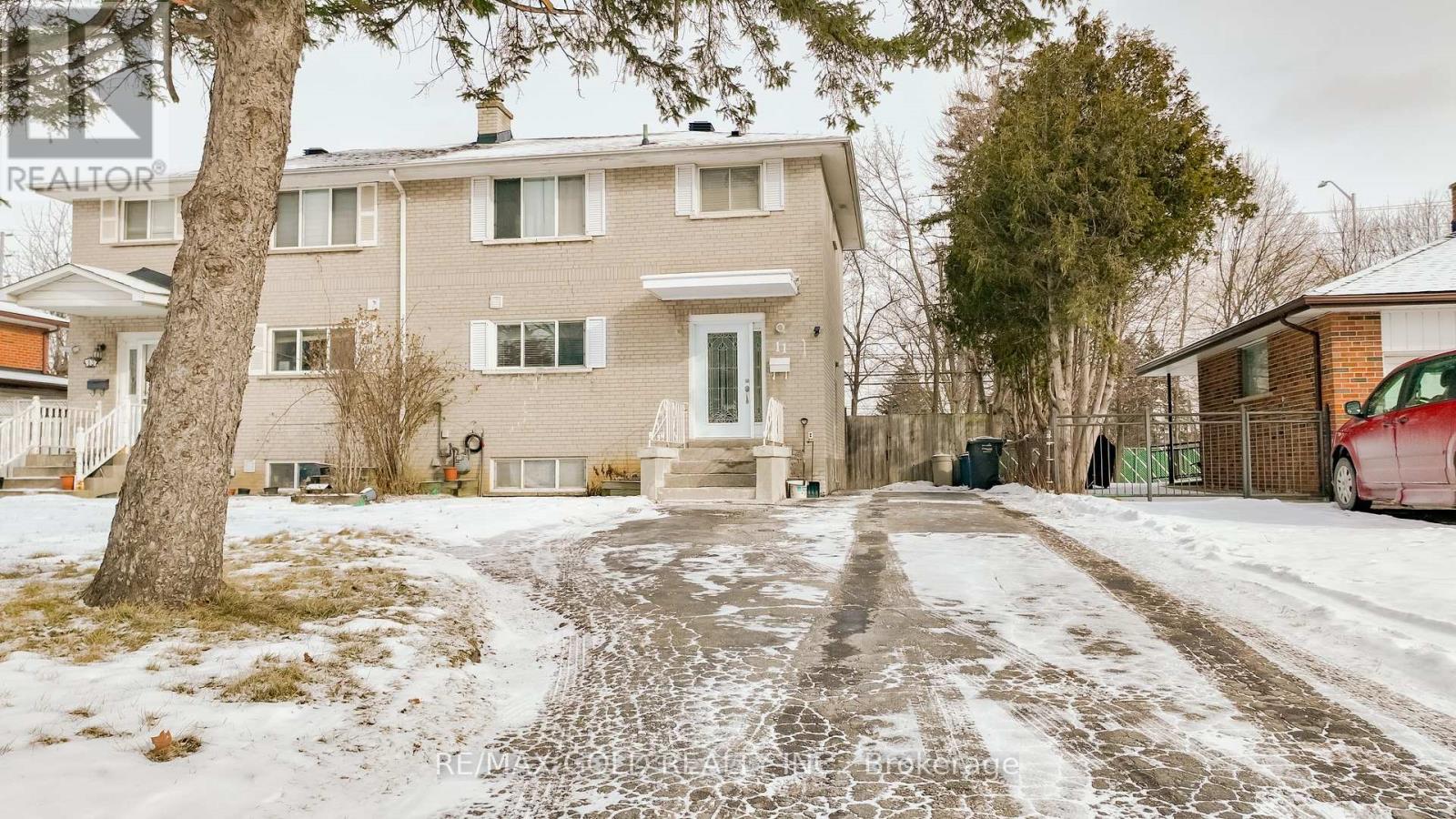 11 Autumn Boulevard, Brampton (Avondale), Ontario  L6T 2V3 - Photo 2 - W11933896