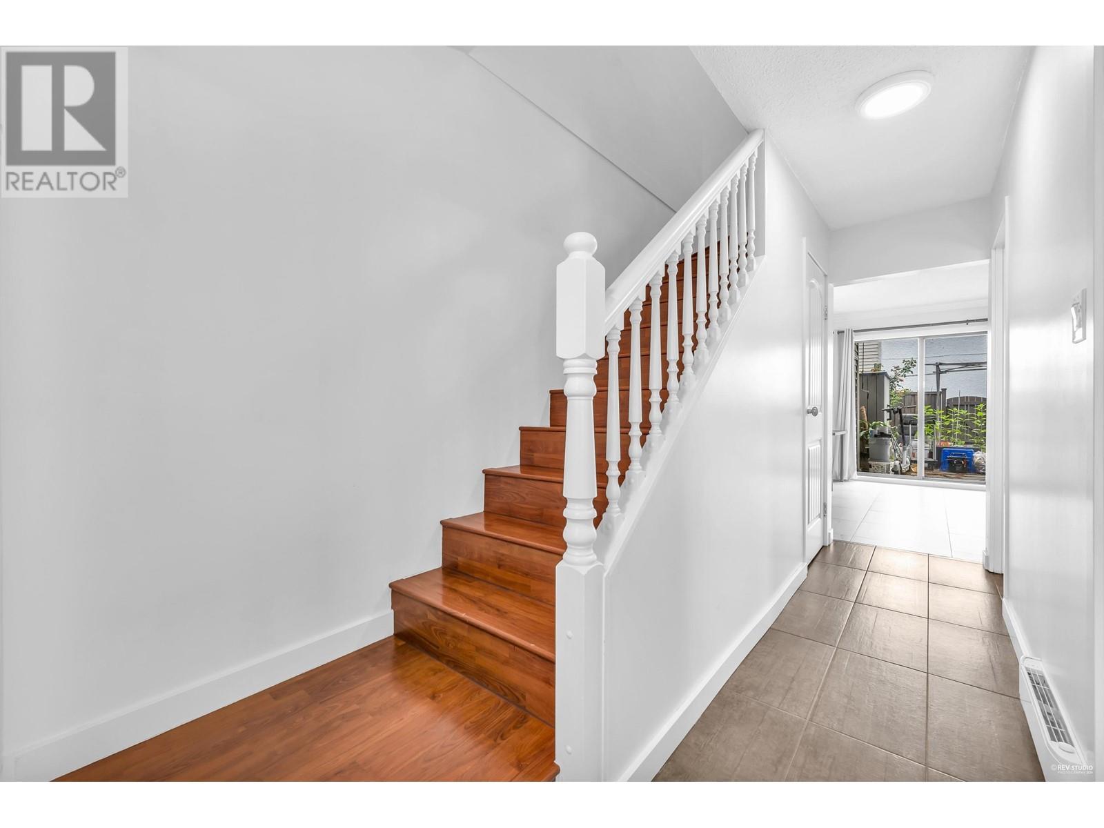 Listing Picture 9 of 14 : 18 10940 SPRINGMONT DRIVE, Richmond / 烈治文 - 魯藝地產 Yvonne Lu Group - MLS Medallion Club Member