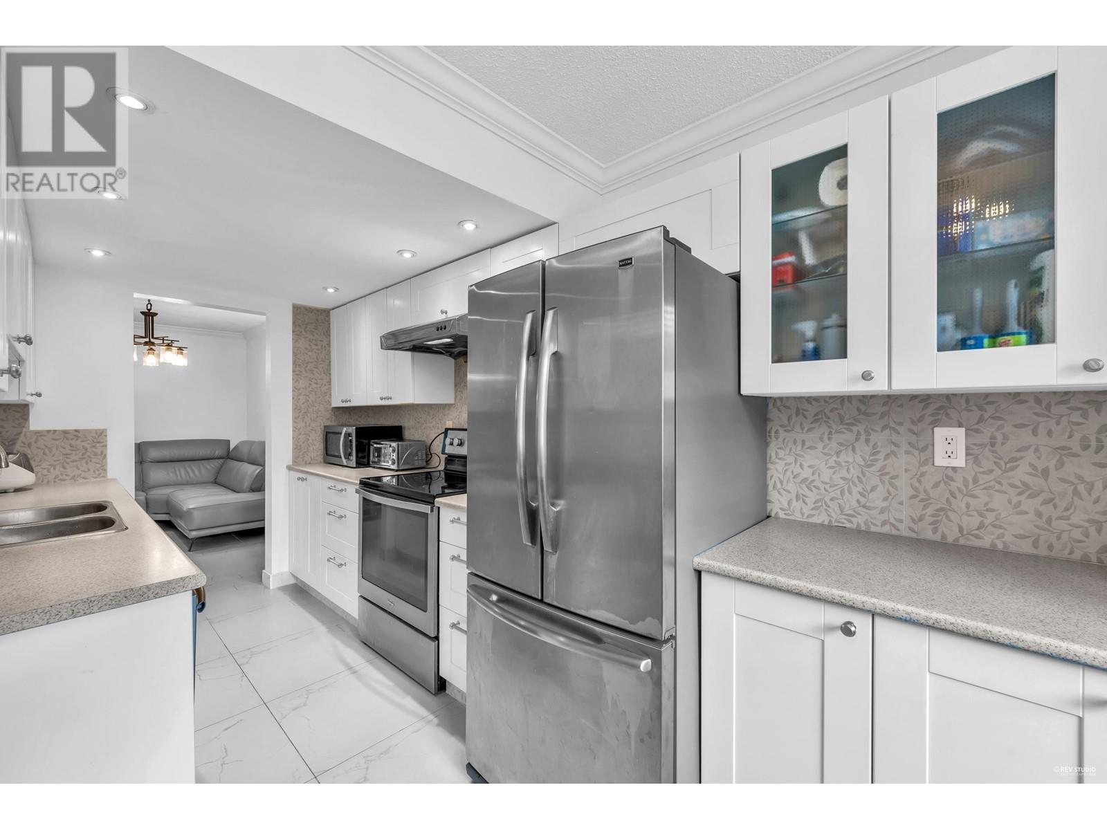 Listing Picture 3 of 14 : 18 10940 SPRINGMONT DRIVE, Richmond / 烈治文 - 魯藝地產 Yvonne Lu Group - MLS Medallion Club Member