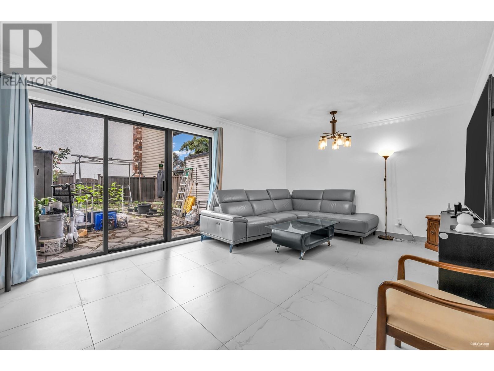 Listing Picture 5 of 14 : 18 10940 SPRINGMONT DRIVE, Richmond / 烈治文 - 魯藝地產 Yvonne Lu Group - MLS Medallion Club Member