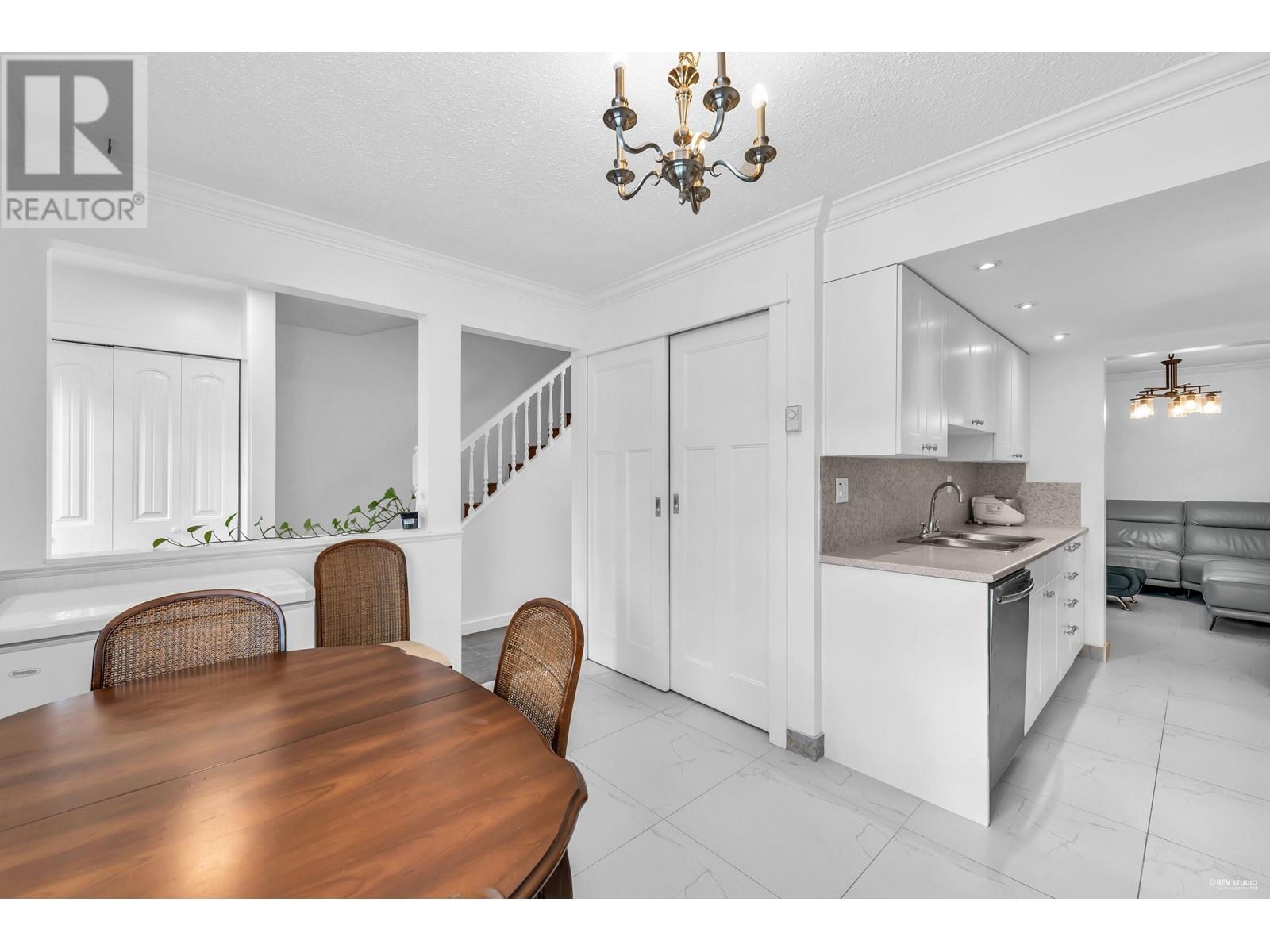 Listing Picture 8 of 14 : 18 10940 SPRINGMONT DRIVE, Richmond / 烈治文 - 魯藝地產 Yvonne Lu Group - MLS Medallion Club Member