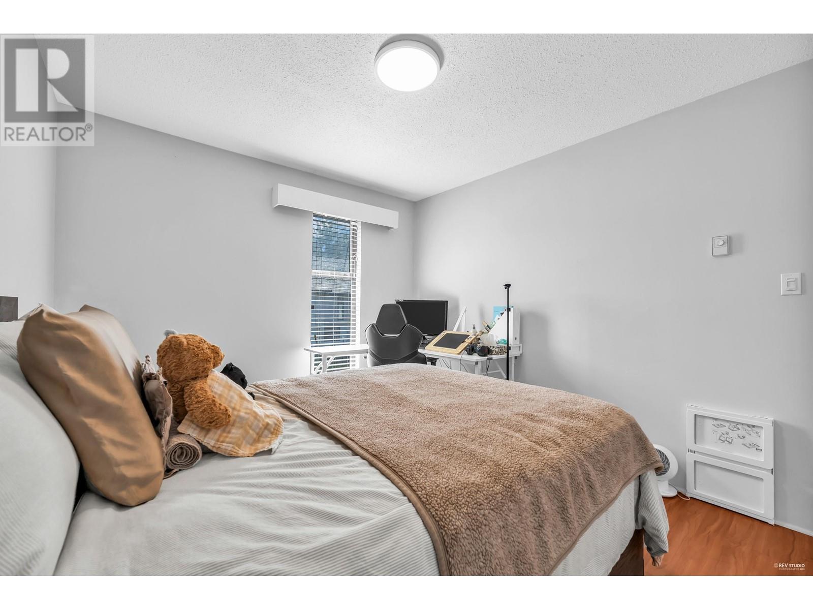 Listing Picture 10 of 14 : 18 10940 SPRINGMONT DRIVE, Richmond / 烈治文 - 魯藝地產 Yvonne Lu Group - MLS Medallion Club Member