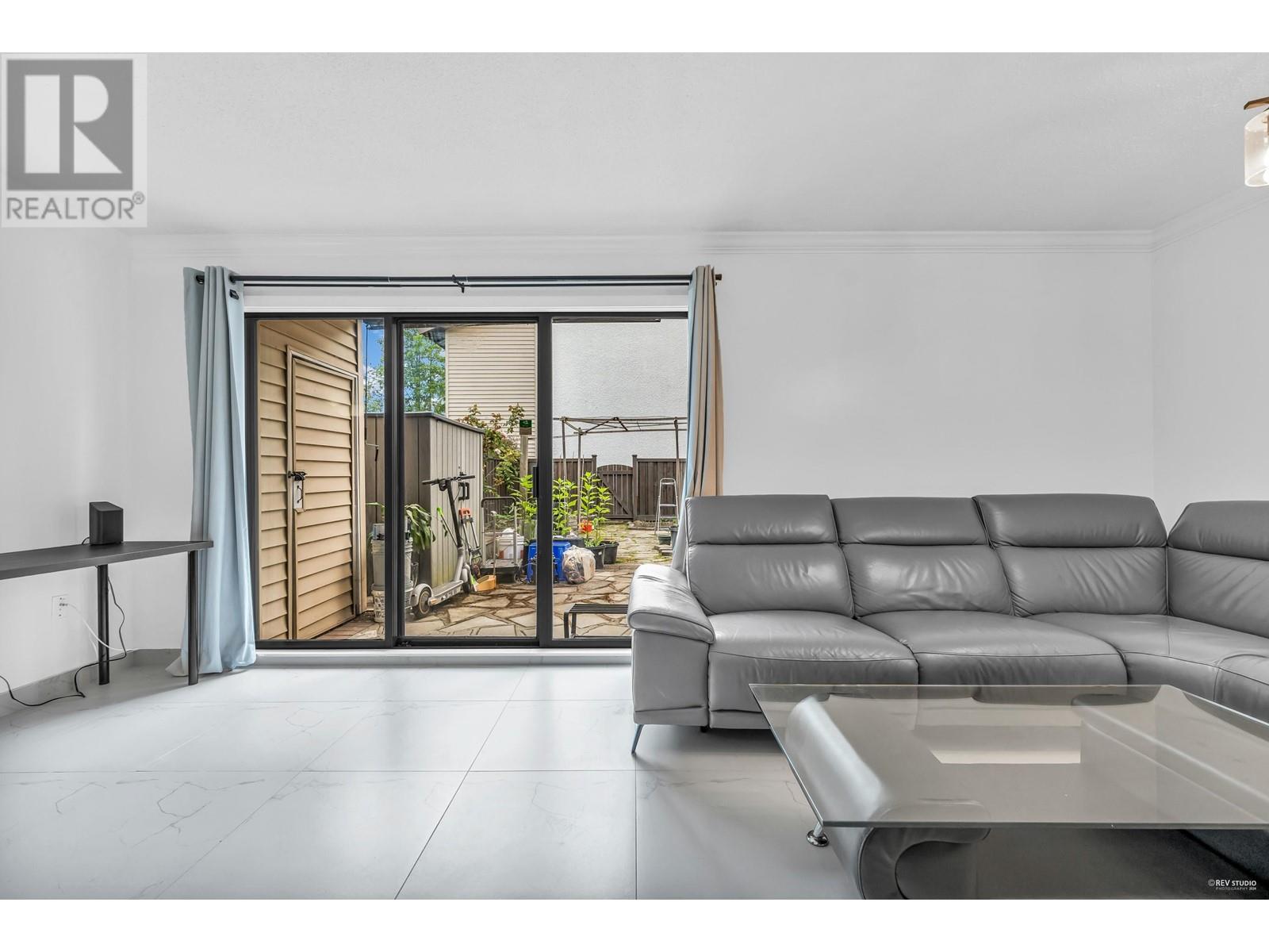 Listing Picture 4 of 14 : 18 10940 SPRINGMONT DRIVE, Richmond / 烈治文 - 魯藝地產 Yvonne Lu Group - MLS Medallion Club Member