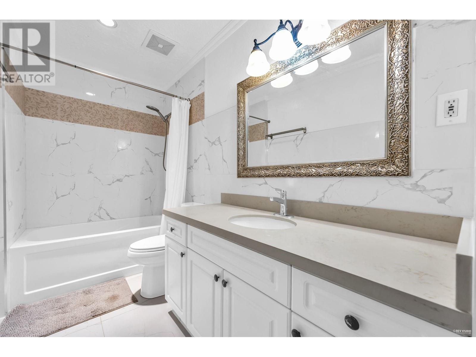 Listing Picture 12 of 14 : 18 10940 SPRINGMONT DRIVE, Richmond / 烈治文 - 魯藝地產 Yvonne Lu Group - MLS Medallion Club Member