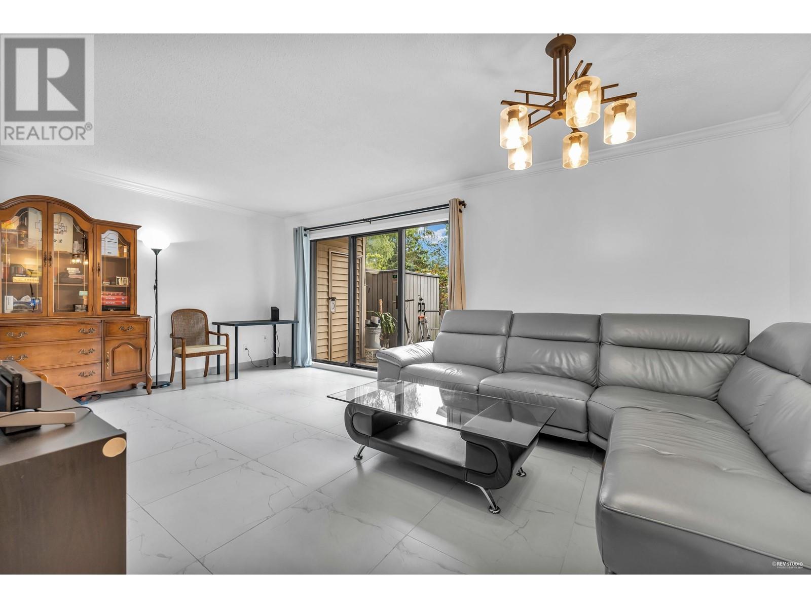 Listing Picture 6 of 14 : 18 10940 SPRINGMONT DRIVE, Richmond / 烈治文 - 魯藝地產 Yvonne Lu Group - MLS Medallion Club Member