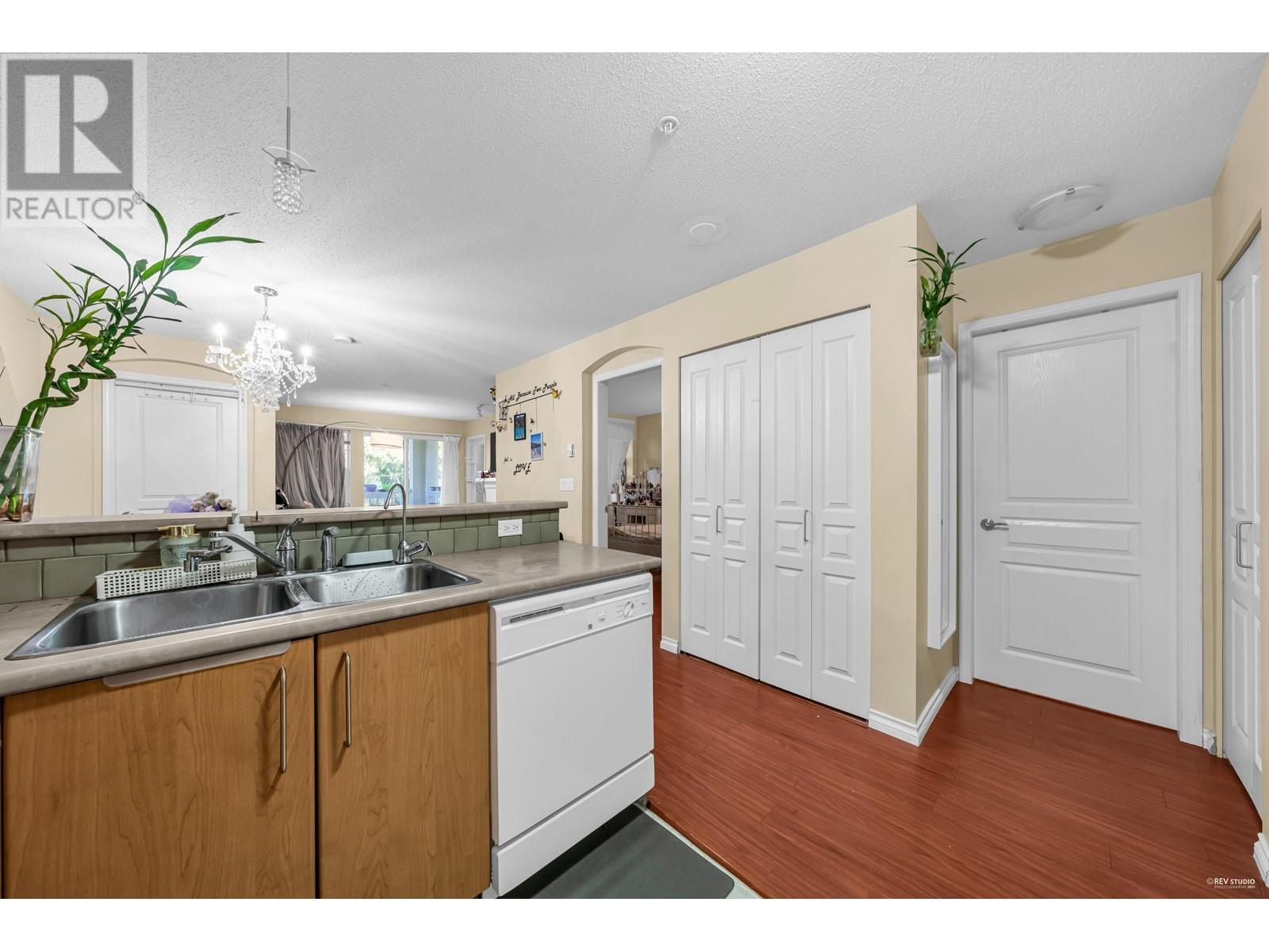 207 7330 Salisbury Avenue, Burnaby, British Columbia  V5E 4N8 - Photo 4 - R2957263
