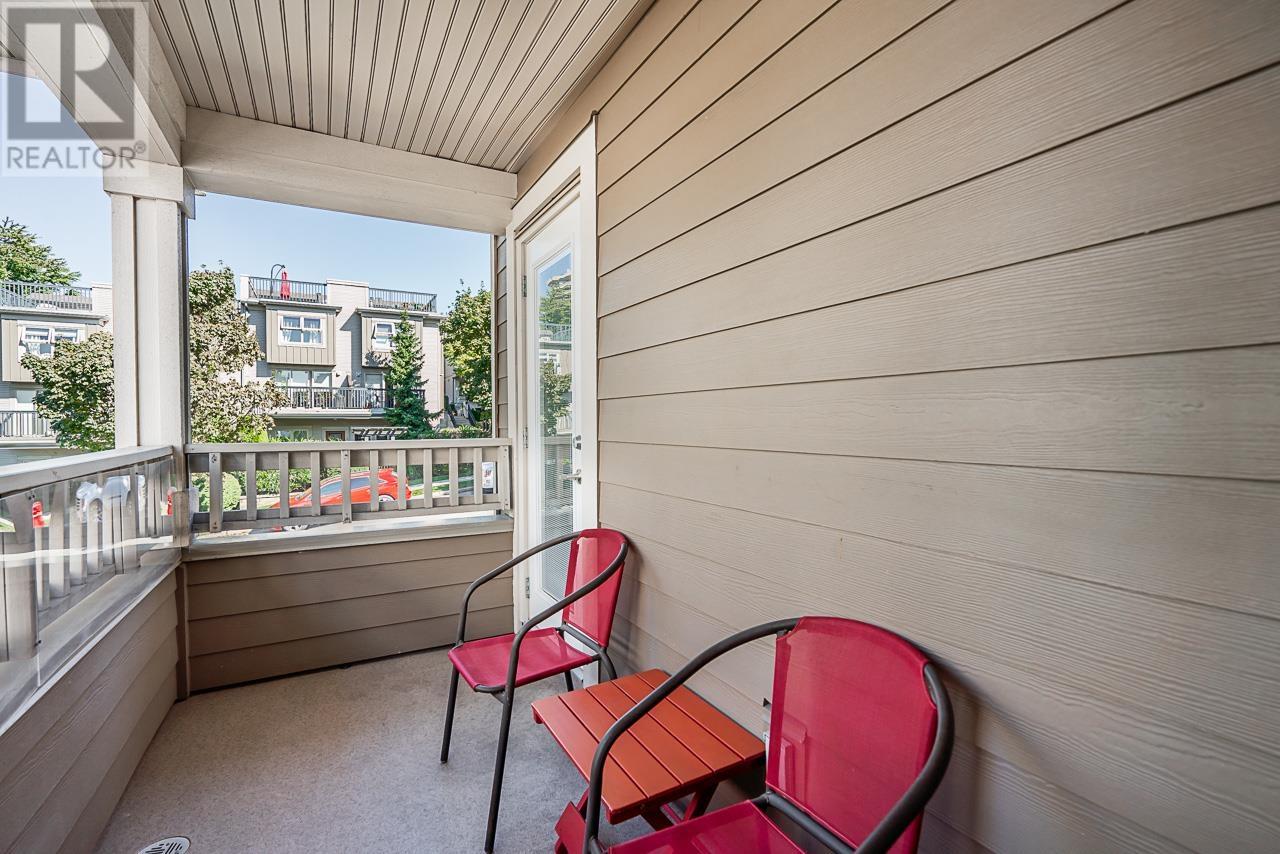 Listing Picture 19 of 29 : 1 3828 PENDER STREET, Burnaby / 本拿比 - 魯藝地產 Yvonne Lu Group - MLS Medallion Club Member