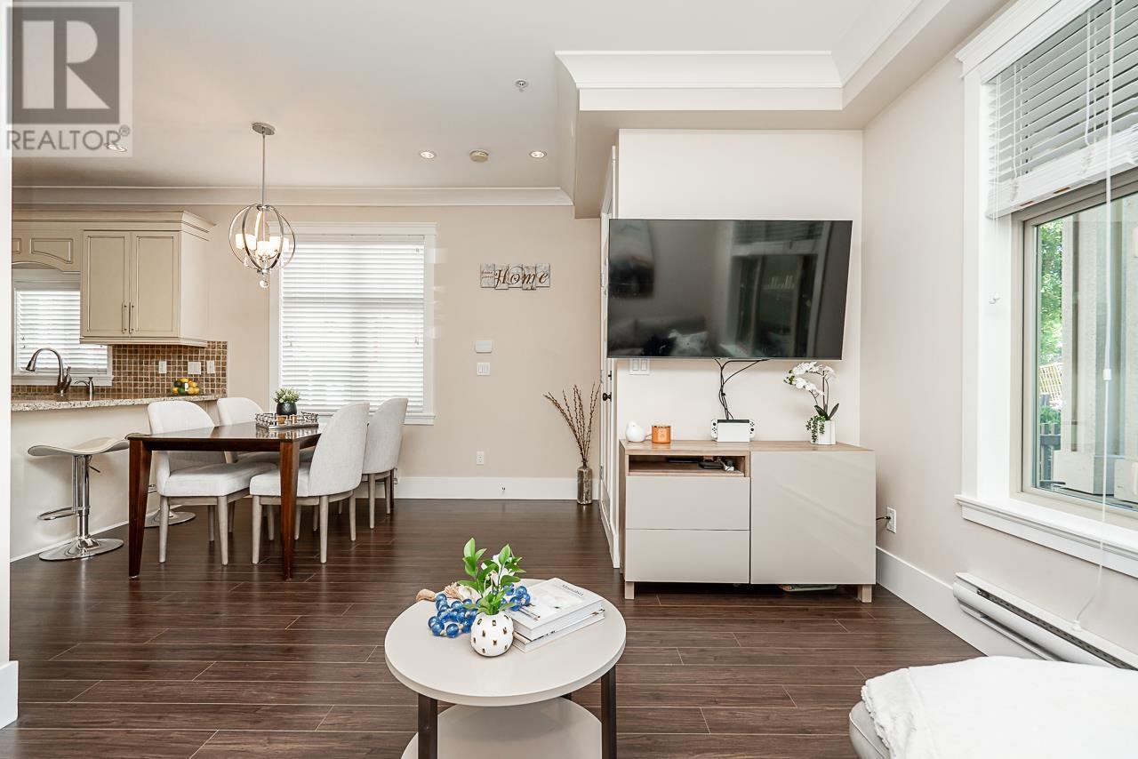 Listing Picture 3 of 29 : 1 3828 PENDER STREET, Burnaby / 本拿比 - 魯藝地產 Yvonne Lu Group - MLS Medallion Club Member