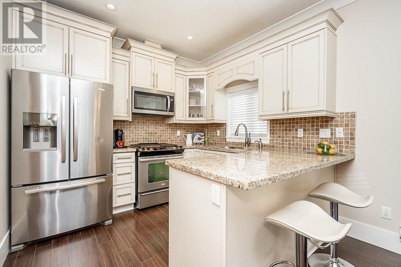 Listing Picture 6 of 29 : 1 3828 PENDER STREET, Burnaby / 本拿比 - 魯藝地產 Yvonne Lu Group - MLS Medallion Club Member