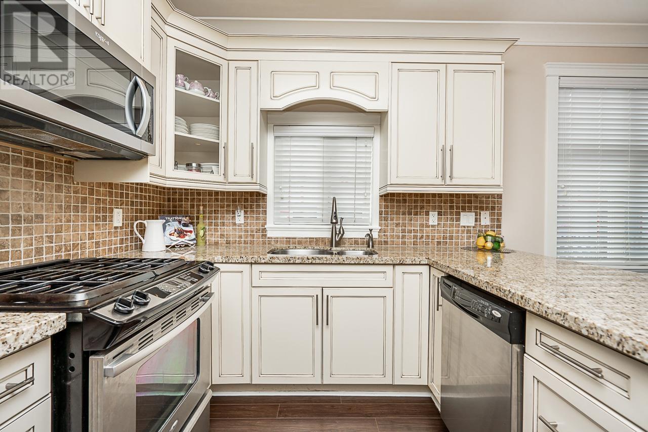 Listing Picture 8 of 29 : 1 3828 PENDER STREET, Burnaby / 本拿比 - 魯藝地產 Yvonne Lu Group - MLS Medallion Club Member