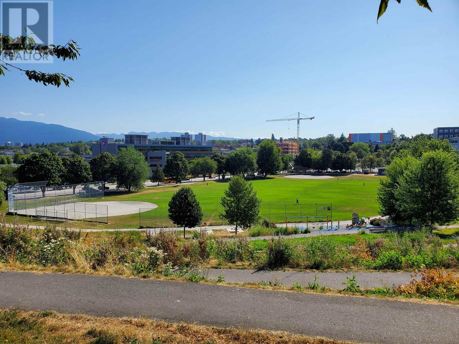 Listing Picture 35 of 40 : 340 588 E 5TH AVENUE, Vancouver / 溫哥華 - 魯藝地產 Yvonne Lu Group - MLS Medallion Club Member