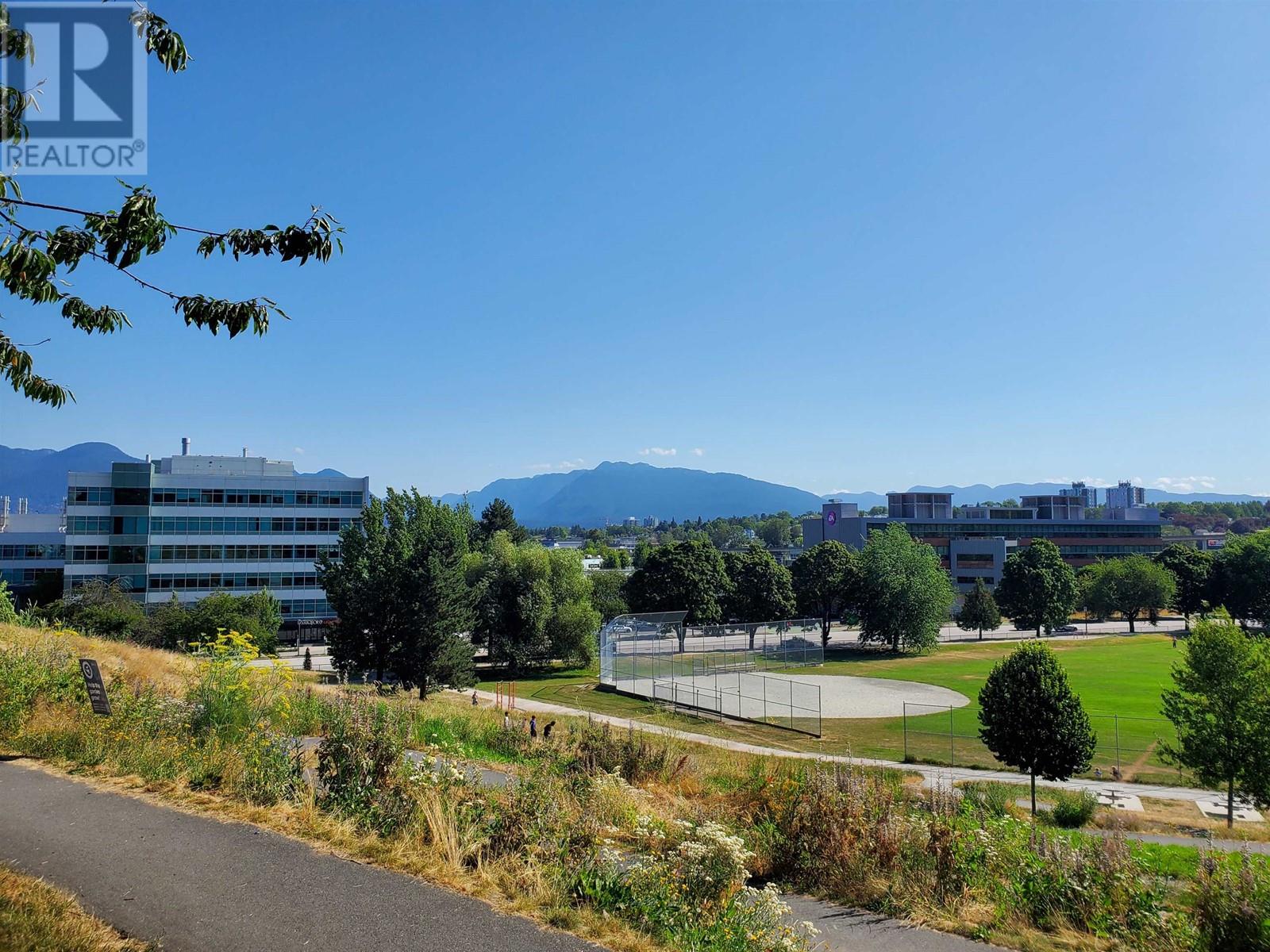 Listing Picture 36 of 40 : 340 588 E 5TH AVENUE, Vancouver / 溫哥華 - 魯藝地產 Yvonne Lu Group - MLS Medallion Club Member