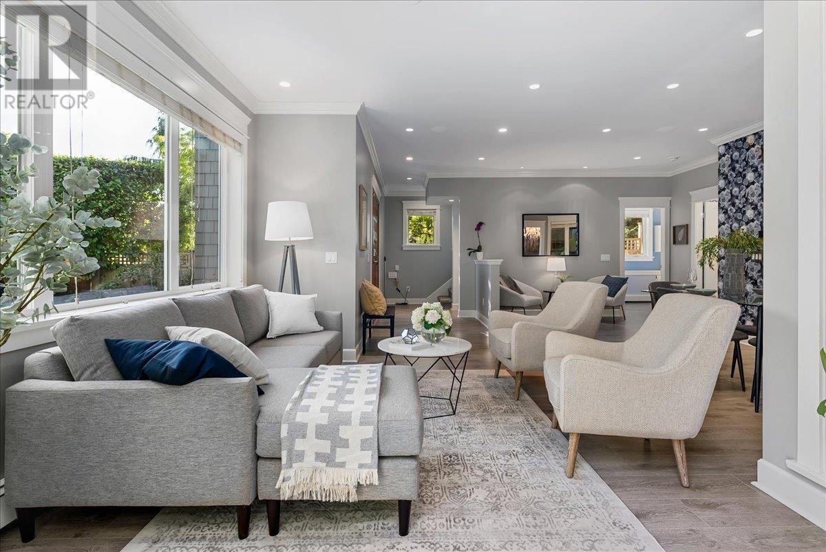 344 E 8th Street, North Vancouver, British Columbia  V7L 1Z3 - Photo 5 - R2958512