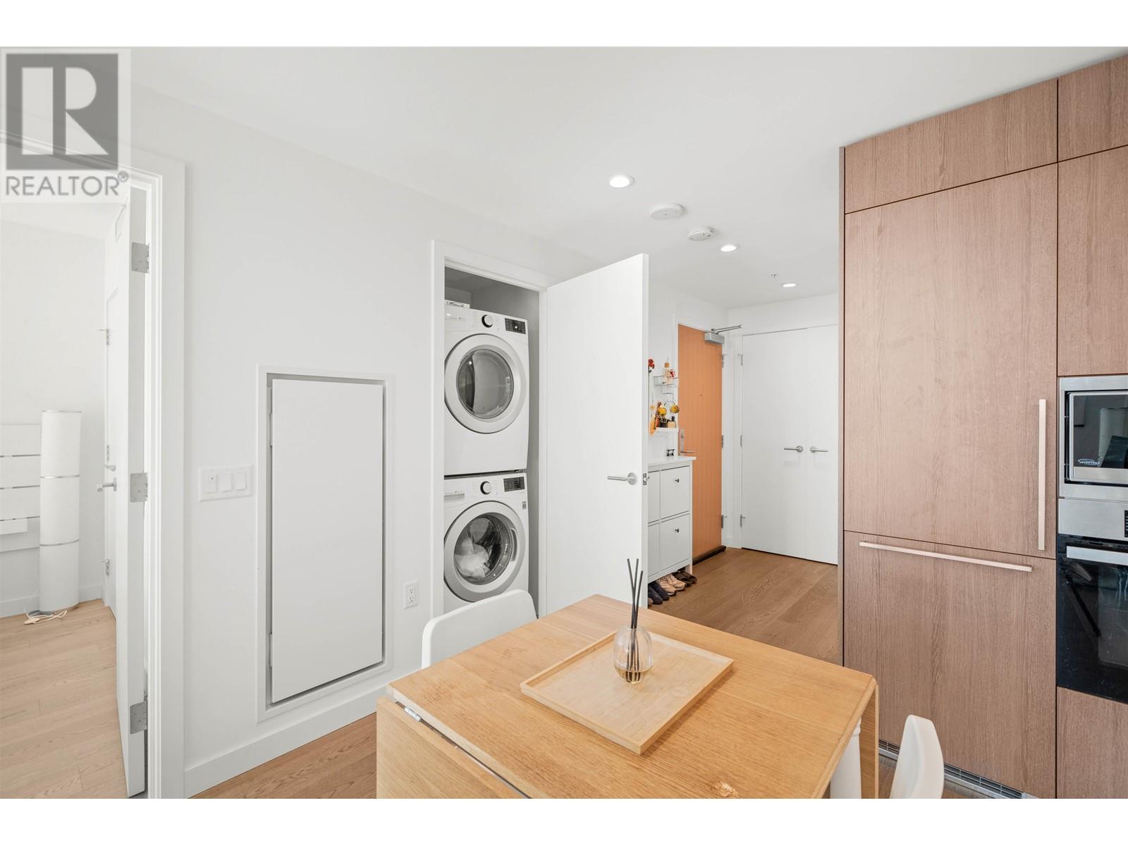 Listing Picture 12 of 28 : 2701 6000 MCKAY AVENUE, Burnaby / 本拿比 - 魯藝地產 Yvonne Lu Group - MLS Medallion Club Member