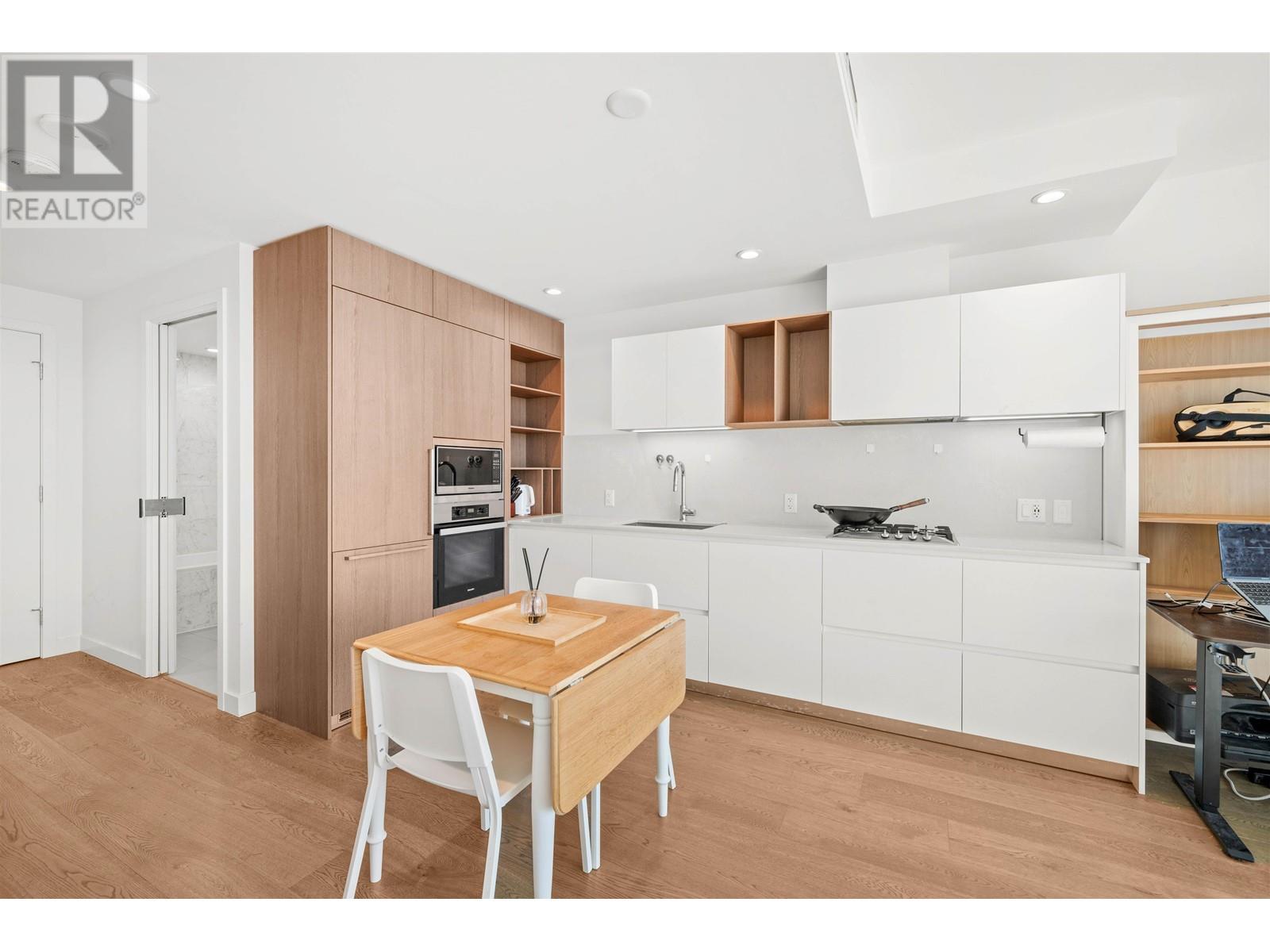 Listing Picture 5 of 28 : 2701 6000 MCKAY AVENUE, Burnaby / 本拿比 - 魯藝地產 Yvonne Lu Group - MLS Medallion Club Member