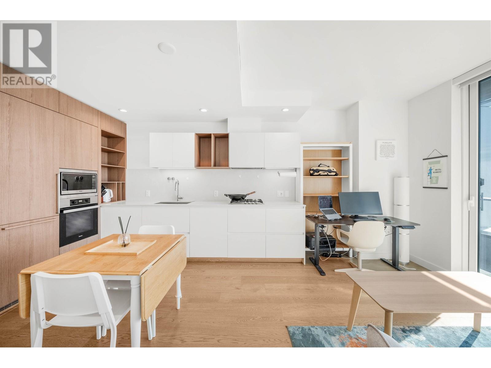 Listing Picture 6 of 28 : 2701 6000 MCKAY AVENUE, Burnaby / 本拿比 - 魯藝地產 Yvonne Lu Group - MLS Medallion Club Member