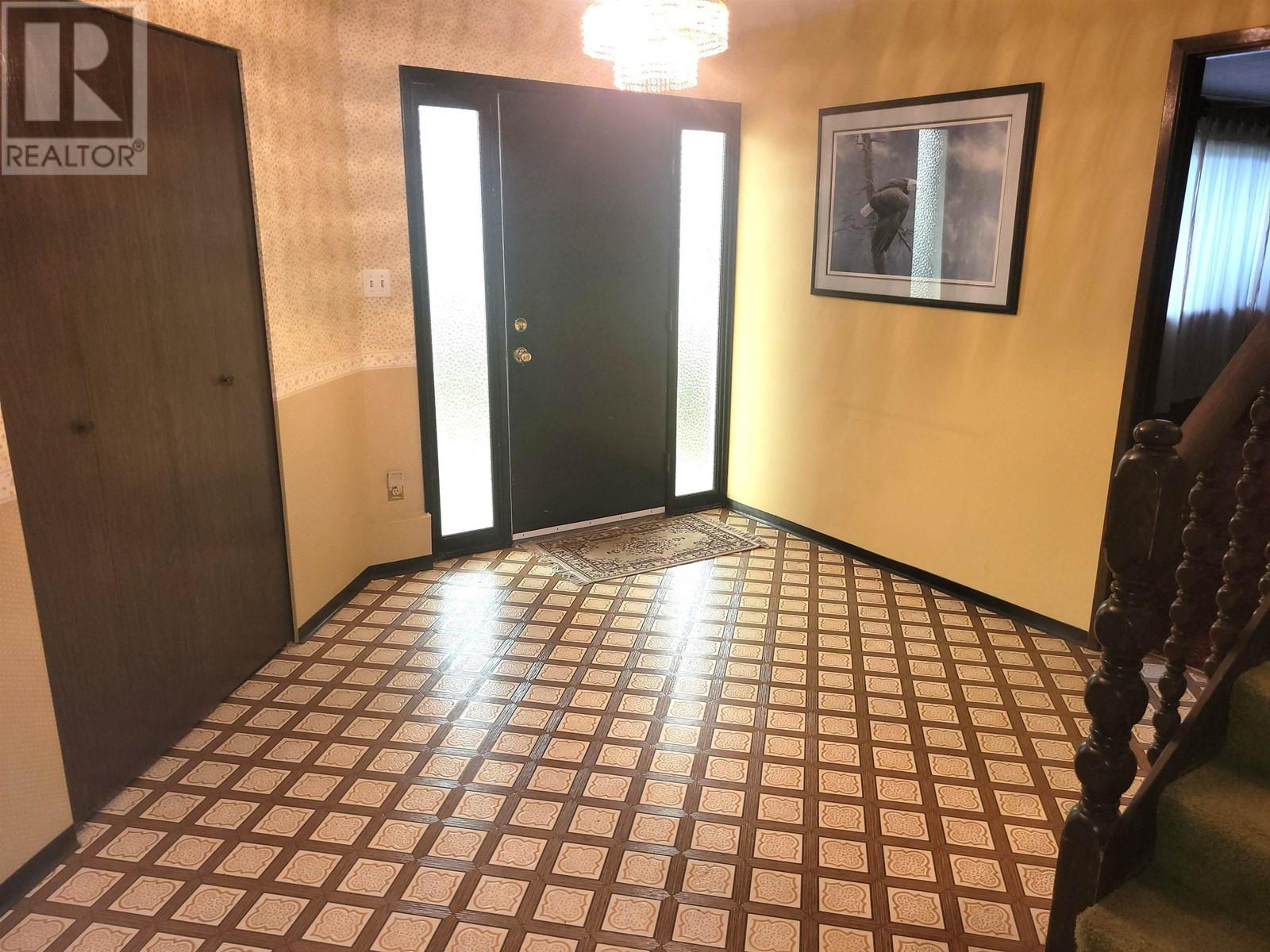 Listing Picture 12 of 13 : 8460 GREENFIELD DRIVE, Richmond / 烈治文 - 魯藝地產 Yvonne Lu Group - MLS Medallion Club Member