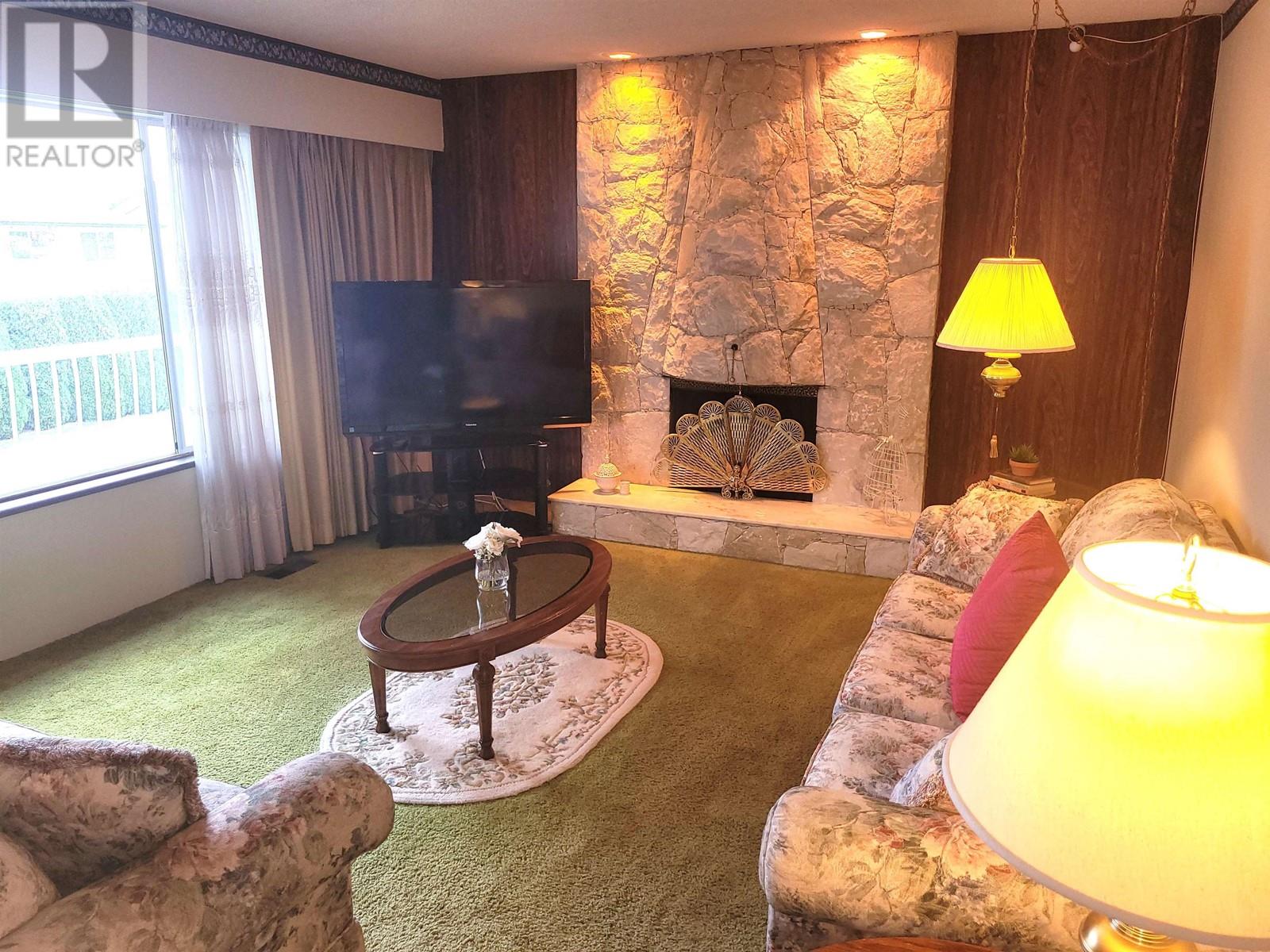 Listing Picture 7 of 13 : 8460 GREENFIELD DRIVE, Richmond / 烈治文 - 魯藝地產 Yvonne Lu Group - MLS Medallion Club Member