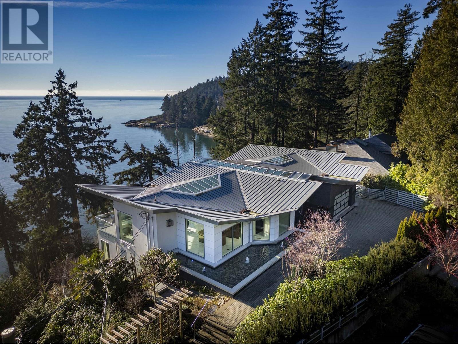 4580 Marine Drive, West Vancouver, British Columbia V7W 2N9 - Photo 3 - R2958523