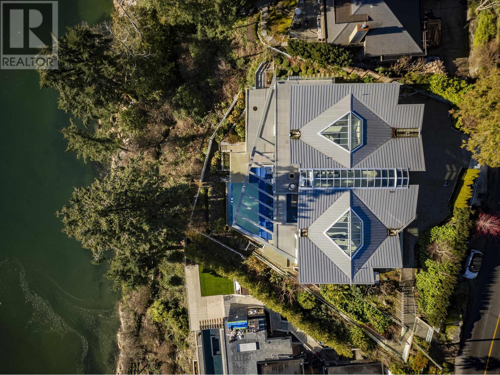 4580 Marine Drive, West Vancouver, British Columbia V7W 2N9 - Photo 4 - R2958523