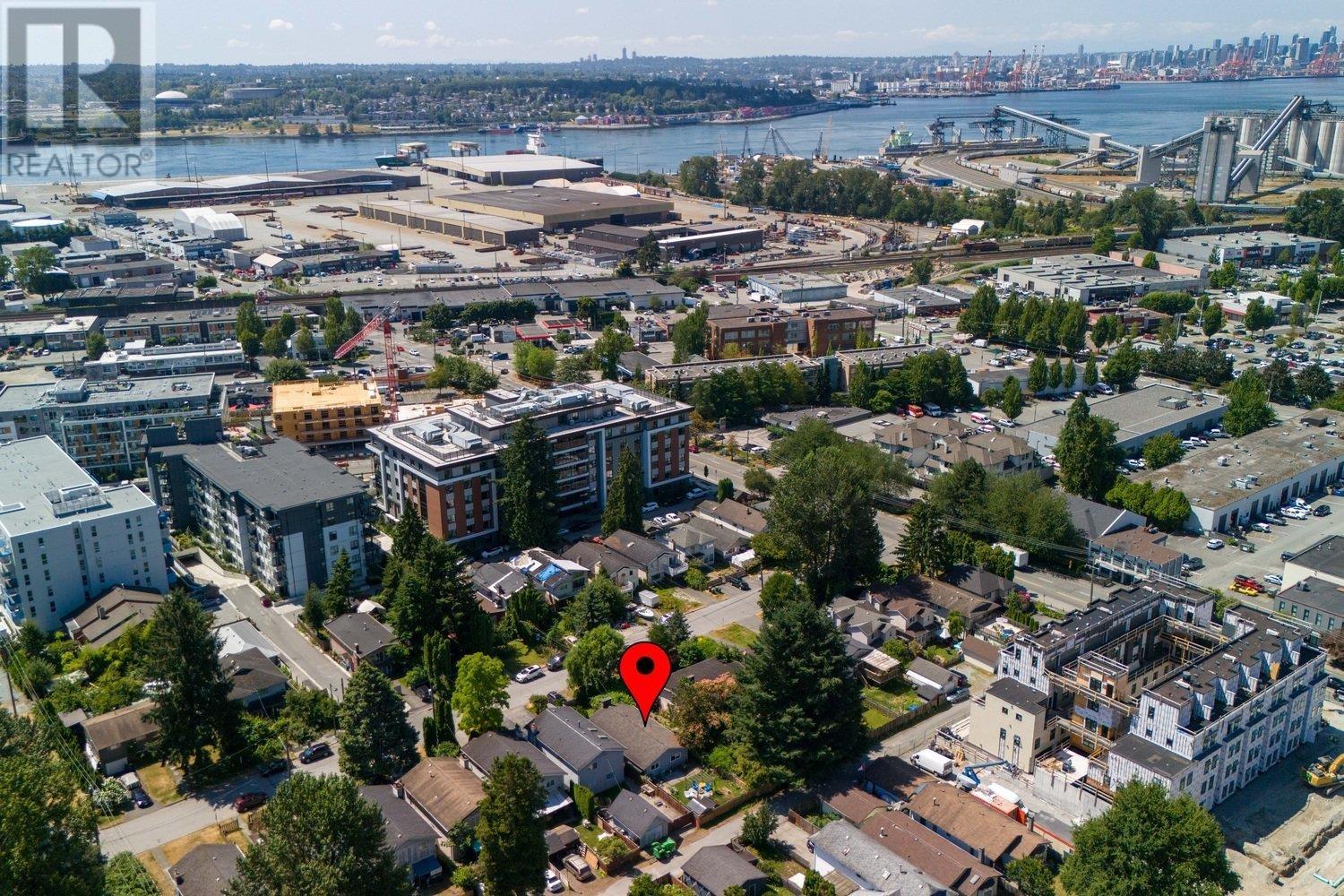 1562 Bond Street, North Vancouver, British Columbia  V7J 1E7 - Photo 4 - R2958539