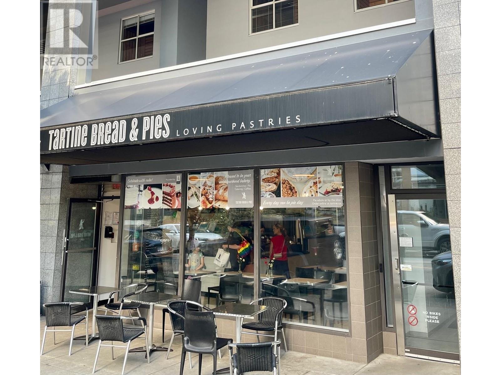 Listing Picture 2 of 3 : 1500 HOWE STREET, Vancouver / 溫哥華 - 魯藝地產 Yvonne Lu Group - MLS Medallion Club Member