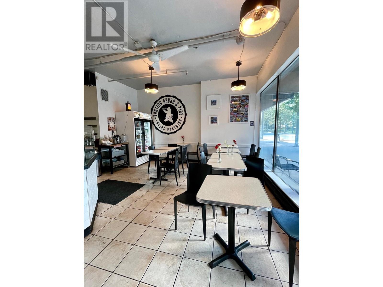 Listing Picture 3 of 3 : 1500 HOWE STREET, Vancouver / 溫哥華 - 魯藝地產 Yvonne Lu Group - MLS Medallion Club Member