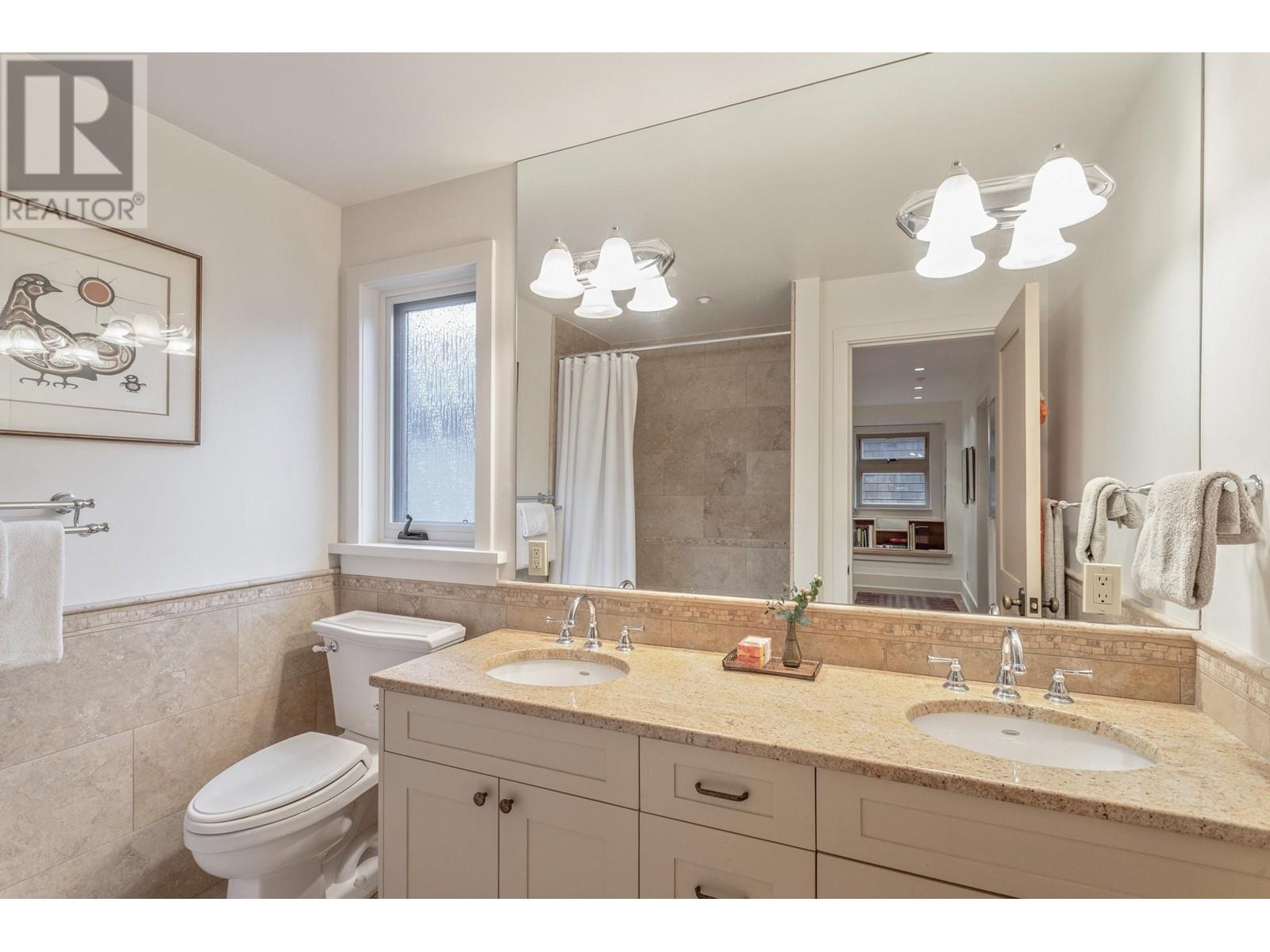 Listing Picture 26 of 40 : 4767 TRAFALGAR STREET, Vancouver / 溫哥華 - 魯藝地產 Yvonne Lu Group - MLS Medallion Club Member