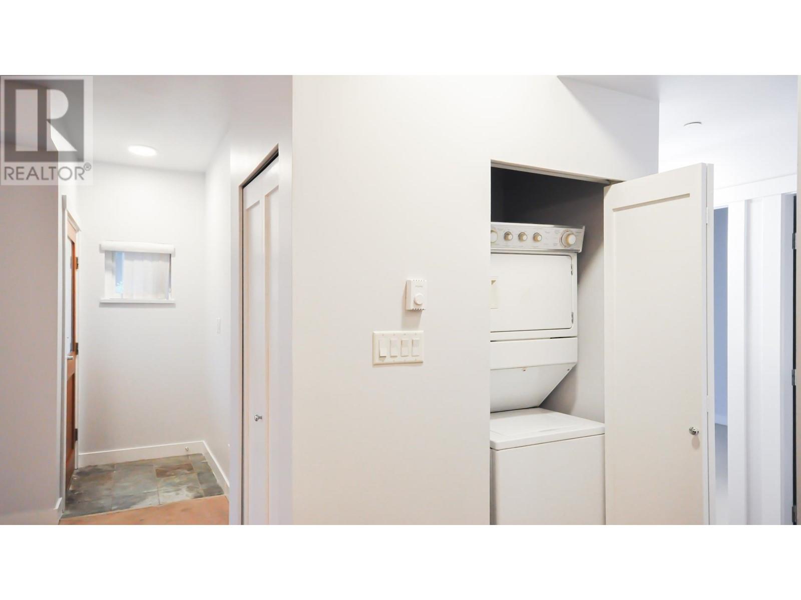 Listing Picture 11 of 17 : 40 7388 MACPHERSON AVENUE, Burnaby / 本拿比 - 魯藝地產 Yvonne Lu Group - MLS Medallion Club Member