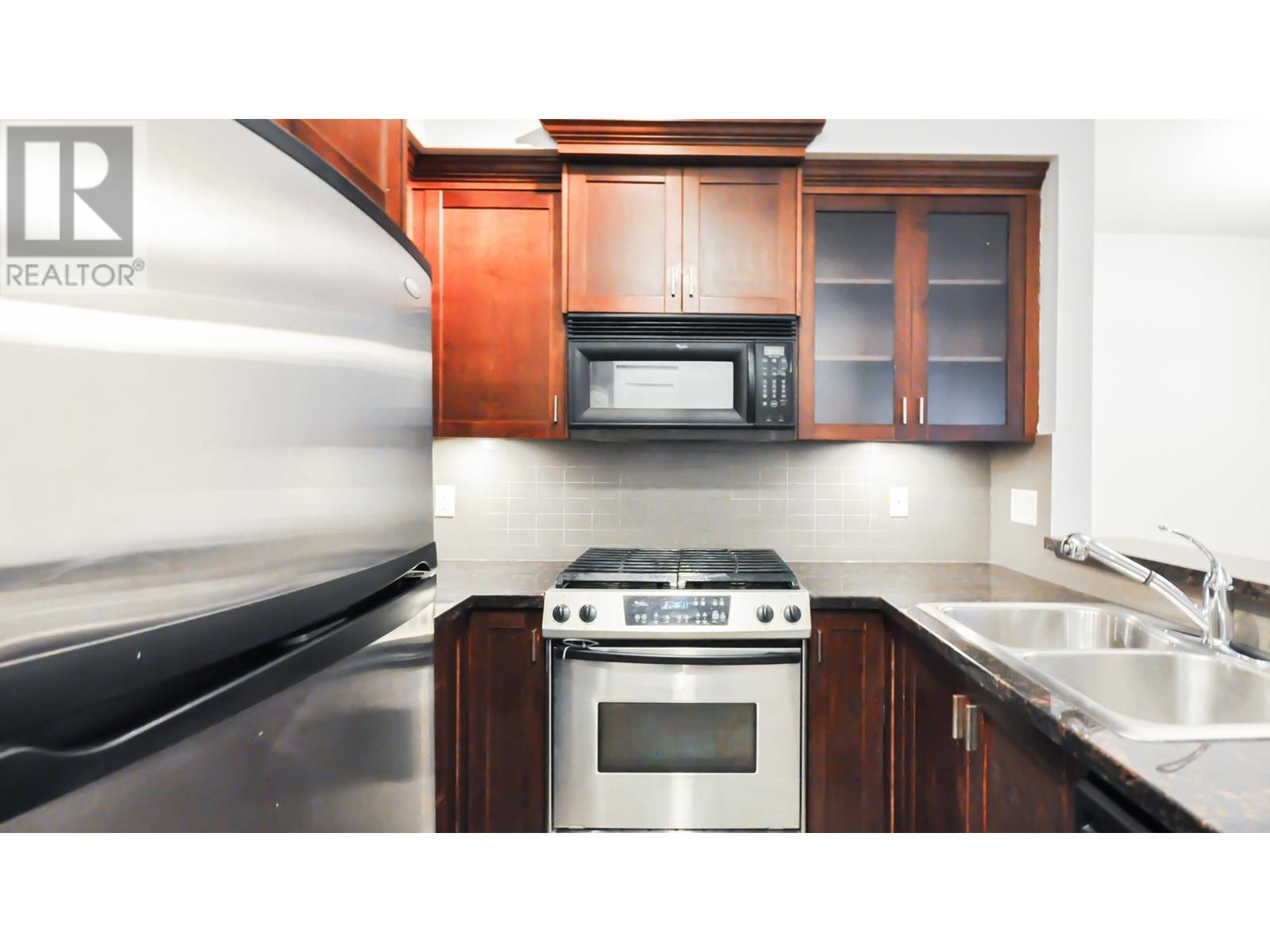 Listing Picture 7 of 17 : 40 7388 MACPHERSON AVENUE, Burnaby / 本拿比 - 魯藝地產 Yvonne Lu Group - MLS Medallion Club Member