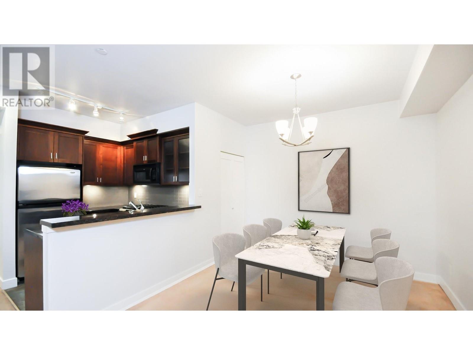 Listing Picture 2 of 17 : 40 7388 MACPHERSON AVENUE, Burnaby / 本拿比 - 魯藝地產 Yvonne Lu Group - MLS Medallion Club Member